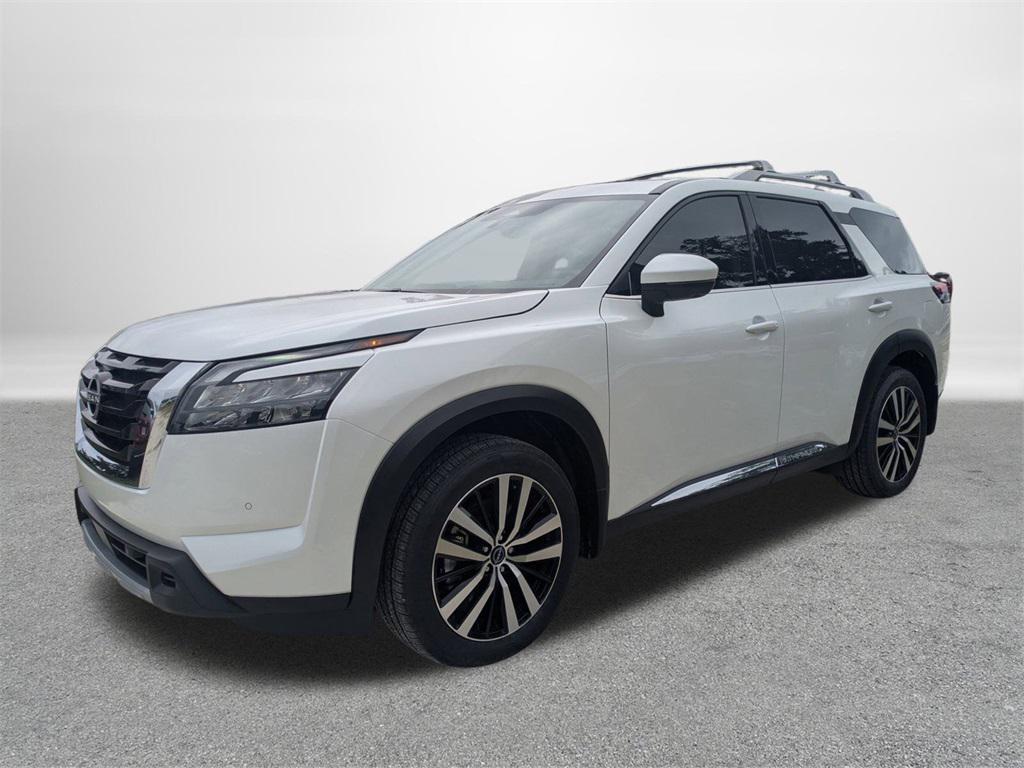 new 2025 Nissan Pathfinder car, priced at $42,044