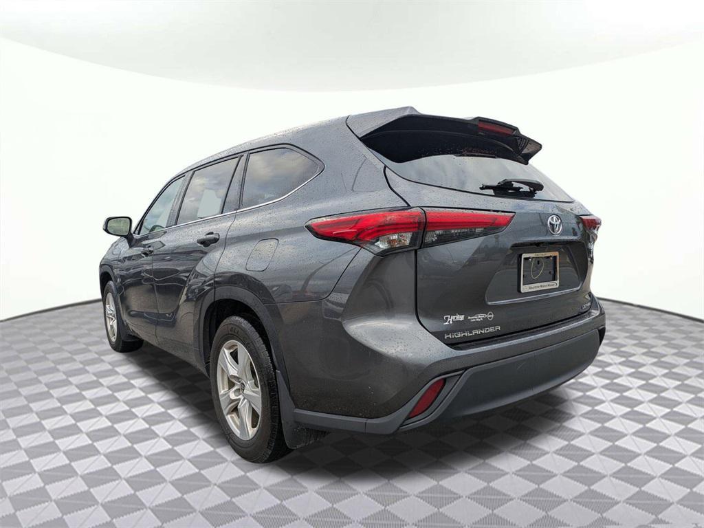 used 2022 Toyota Highlander car, priced at $27,285