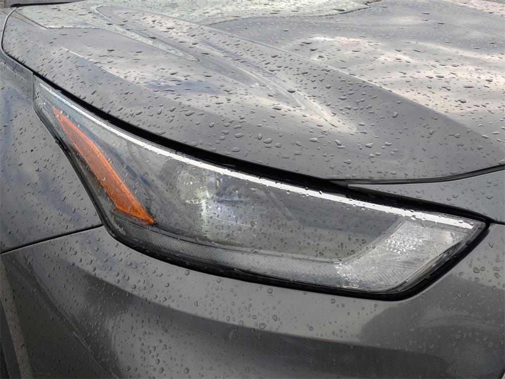 used 2022 Toyota Highlander car, priced at $27,285