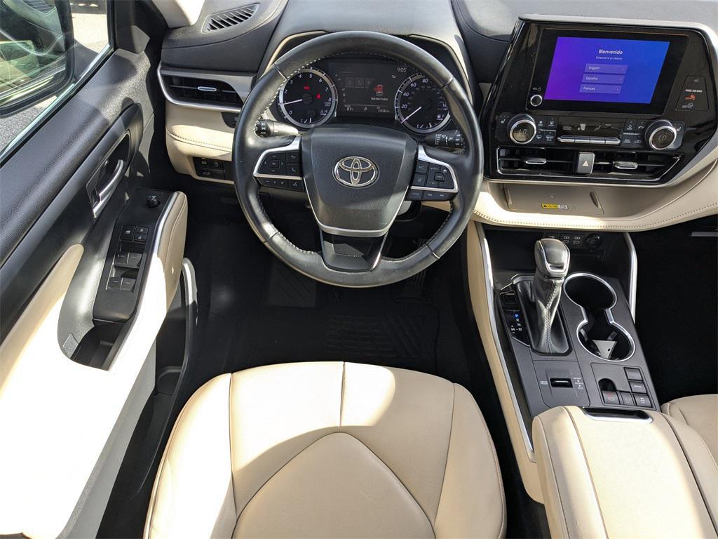 used 2023 Toyota Highlander car, priced at $31,904
