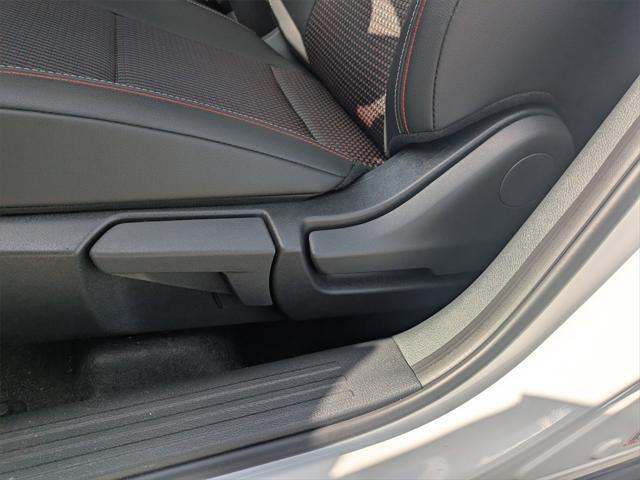 new 2025 Nissan Kicks car, priced at $29,098
