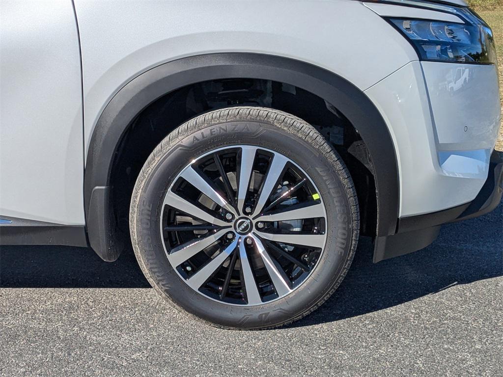 new 2025 Nissan Pathfinder car, priced at $40,535