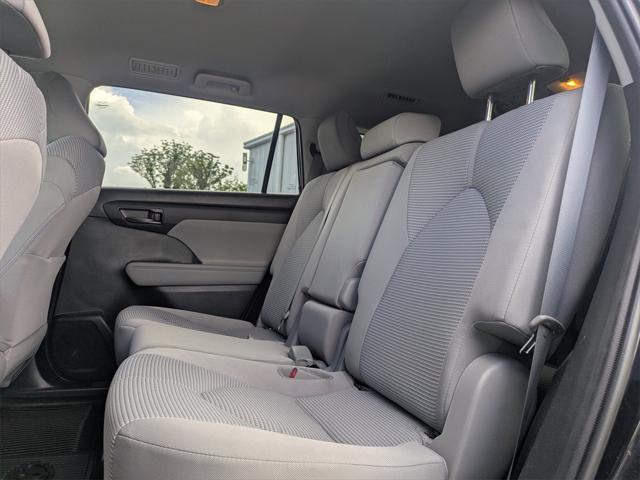 used 2021 Toyota Highlander car, priced at $27,660