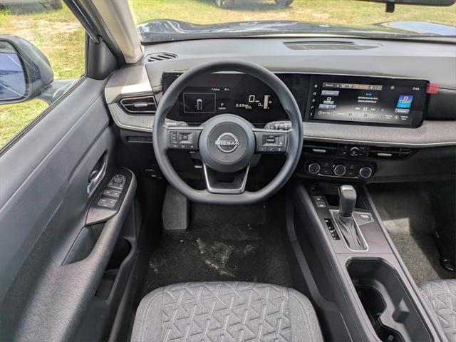 new 2025 Nissan Kicks car, priced at $25,004