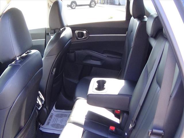 used 2024 Kia Sorento car, priced at $32,488