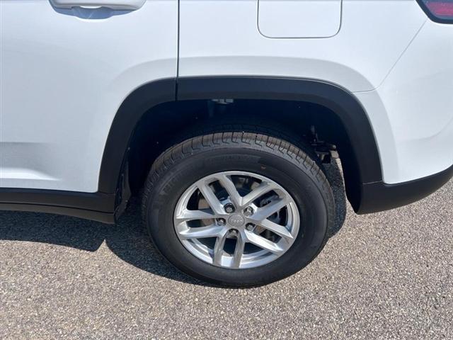 new 2025 Jeep Grand Cherokee car, priced at $43,575