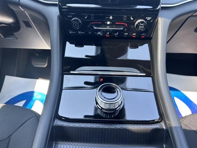 new 2025 Jeep Grand Cherokee car, priced at $43,575