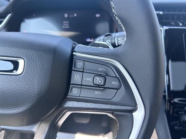 new 2025 Jeep Grand Cherokee car, priced at $43,575