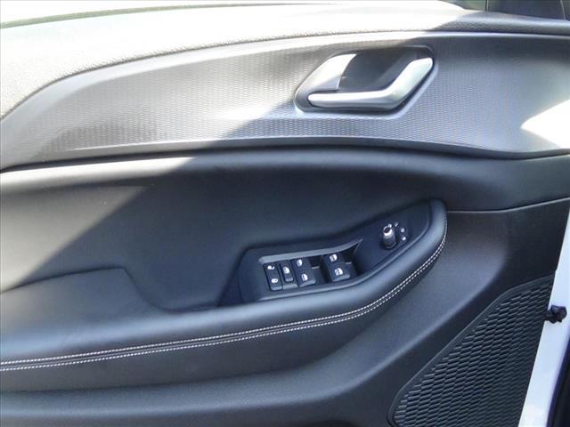 used 2023 Jeep Grand Cherokee car, priced at $28,988