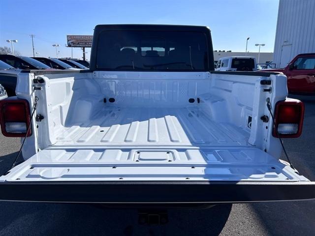 new 2023 Jeep Gladiator car, priced at $40,990