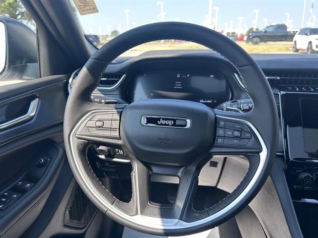 new 2025 Jeep Grand Cherokee car, priced at $43,575