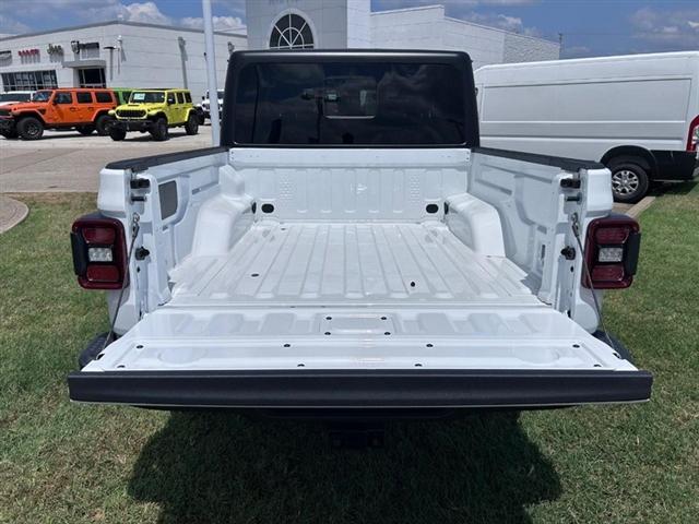 new 2025 Jeep Gladiator car, priced at $47,110