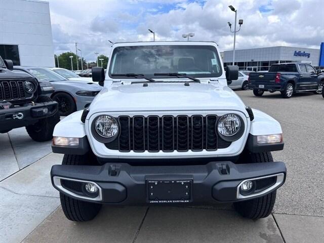 new 2024 Jeep Gladiator car, priced at $45,385