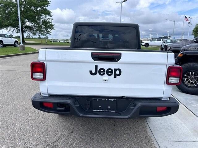 new 2024 Jeep Gladiator car, priced at $45,385