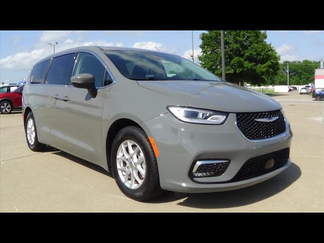 used 2023 Chrysler Pacifica car, priced at $25,988