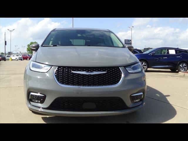 used 2023 Chrysler Pacifica car, priced at $25,988