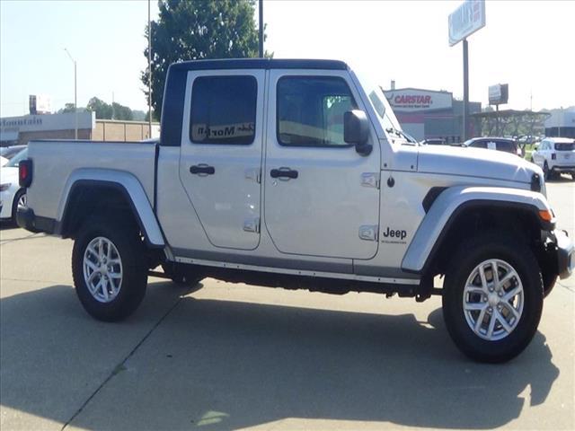 used 2023 Jeep Gladiator car, priced at $31,988
