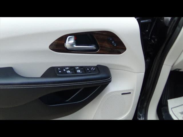 used 2022 Chrysler Pacifica car