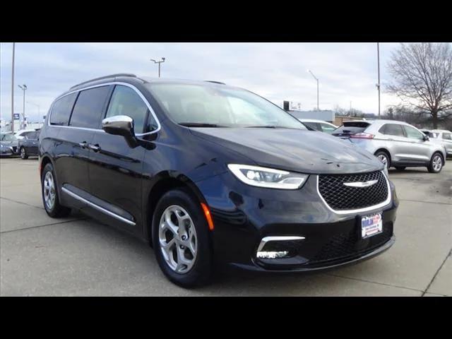 used 2022 Chrysler Pacifica car