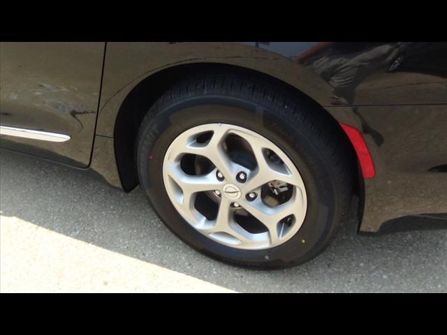 used 2022 Chrysler Pacifica car, priced at $32,988