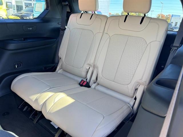 new 2025 Jeep Grand Cherokee L car, priced at $53,565