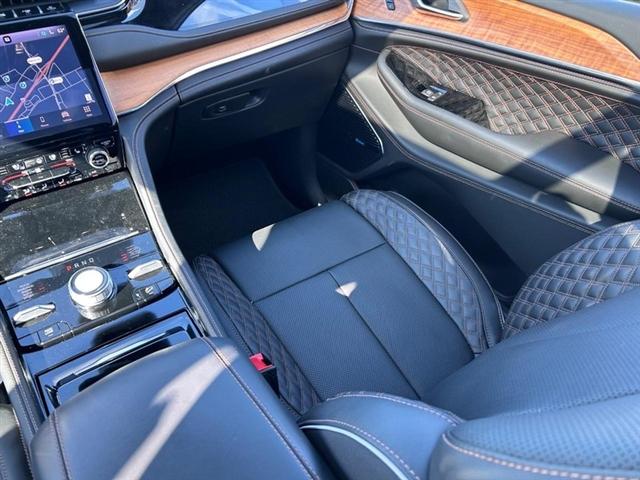 new 2024 Jeep Grand Cherokee L car, priced at $73,195