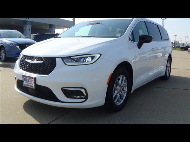 used 2024 Chrysler Pacifica car, priced at $35,988