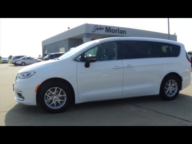 used 2024 Chrysler Pacifica car, priced at $35,988