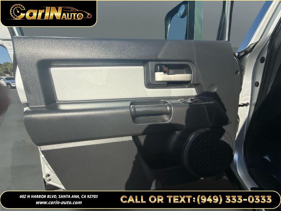 used 2007 Toyota FJ Cruiser car, priced at $18,990