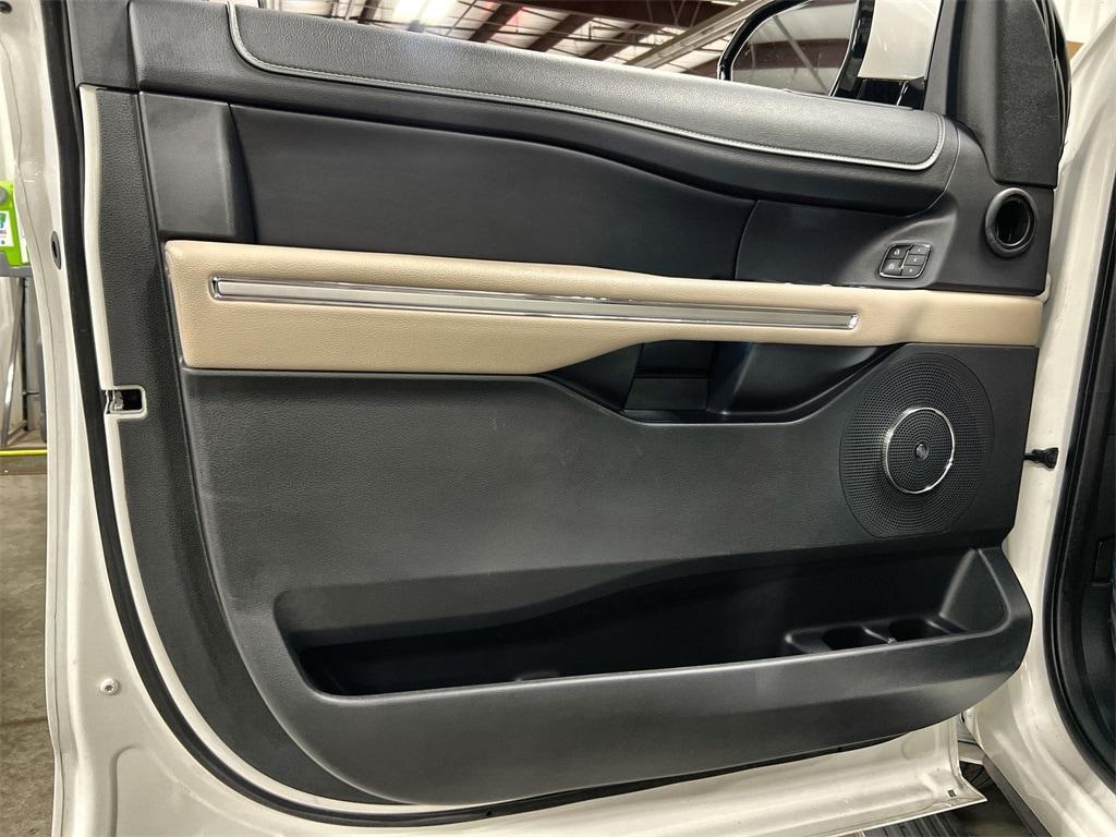 used 2024 Ford Expedition car, priced at $62,421