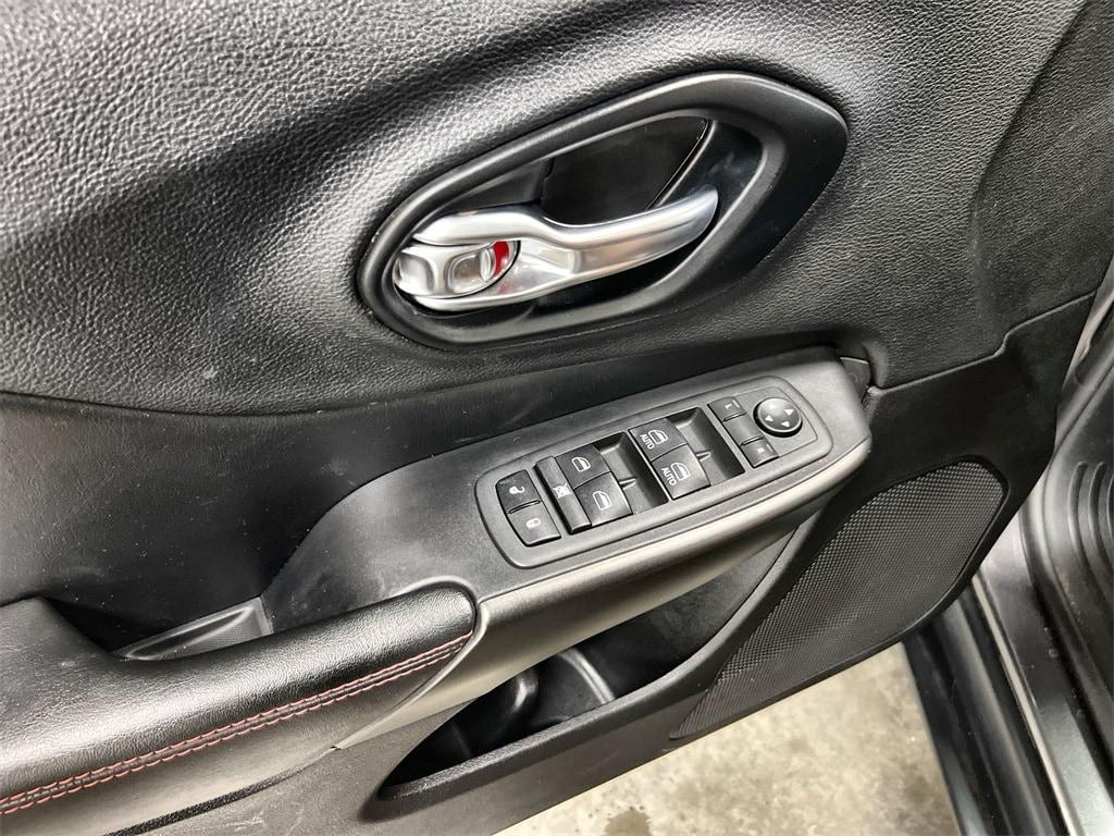used 2021 Jeep Cherokee car, priced at $23,922