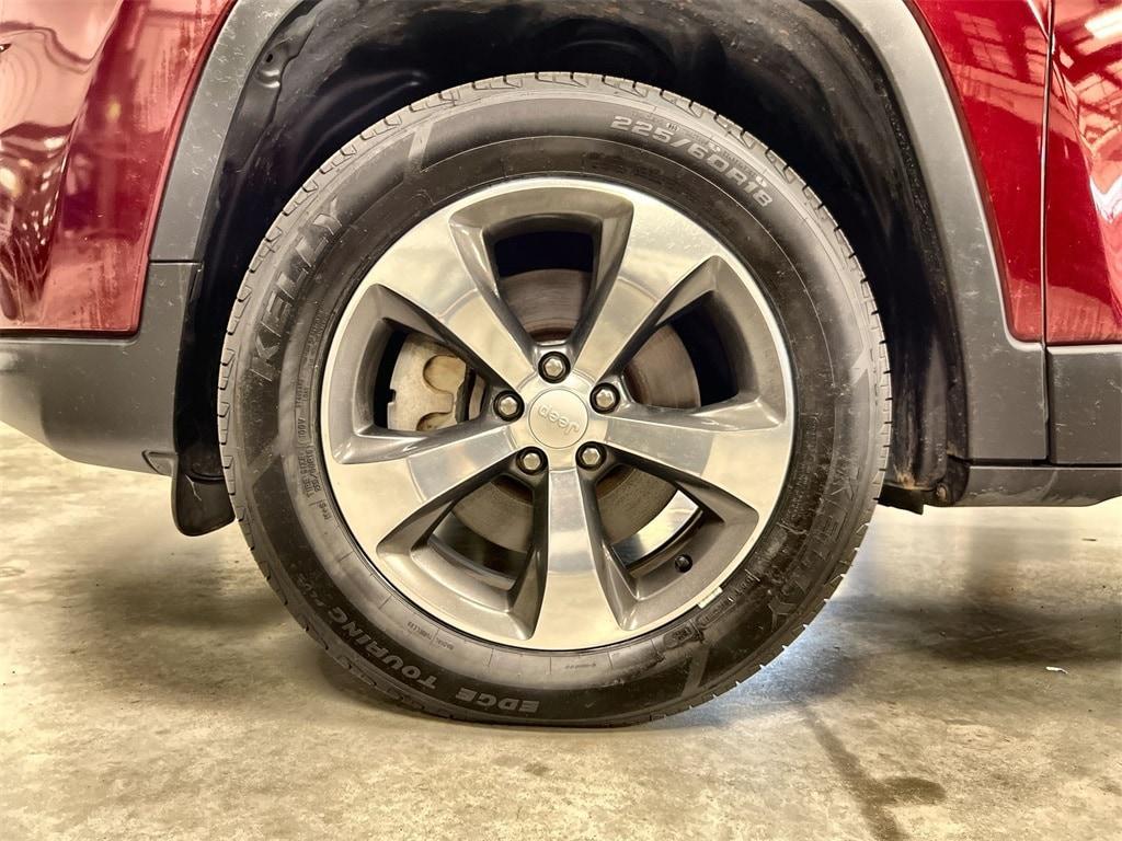 used 2020 Jeep Cherokee car, priced at $20,482