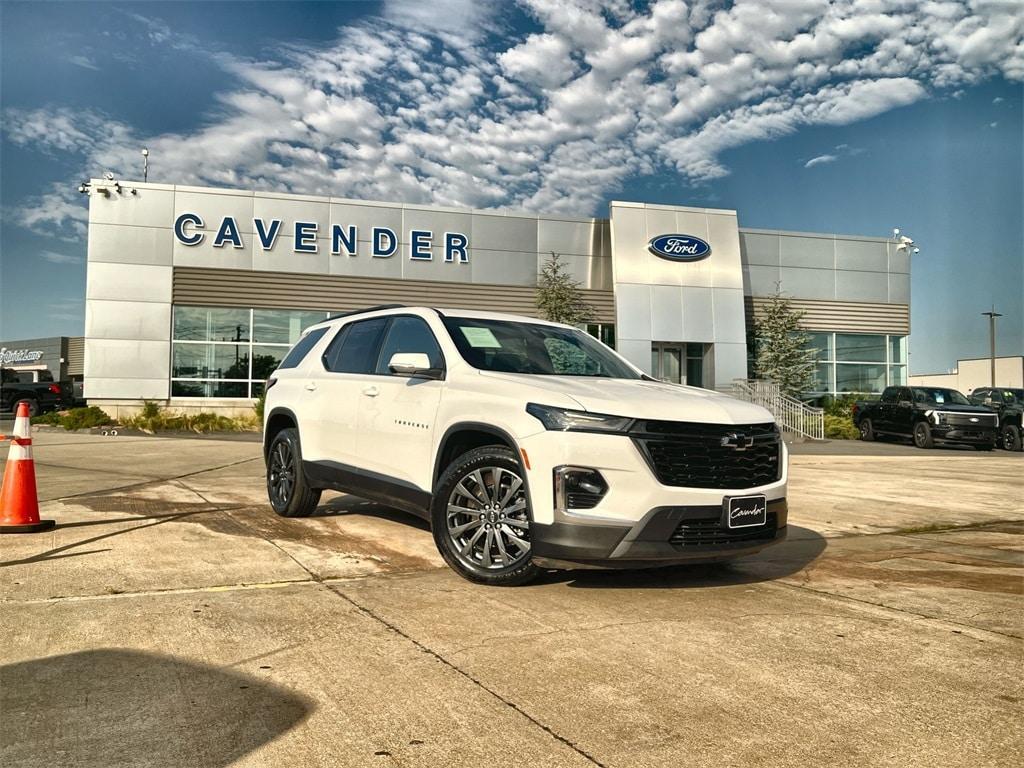 used 2022 Chevrolet Traverse car, priced at $30,683