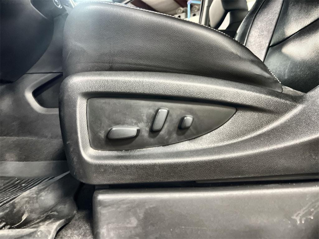 used 2020 GMC Yukon XL car, priced at $17,984