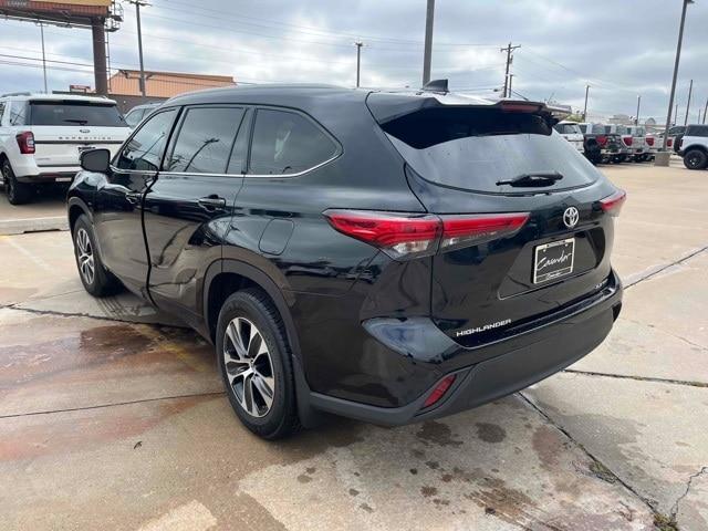 used 2022 Toyota Highlander car, priced at $35,611