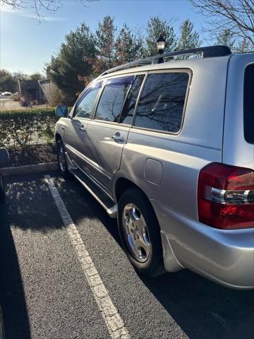 used 2006 Toyota Highlander car, priced at $6,873