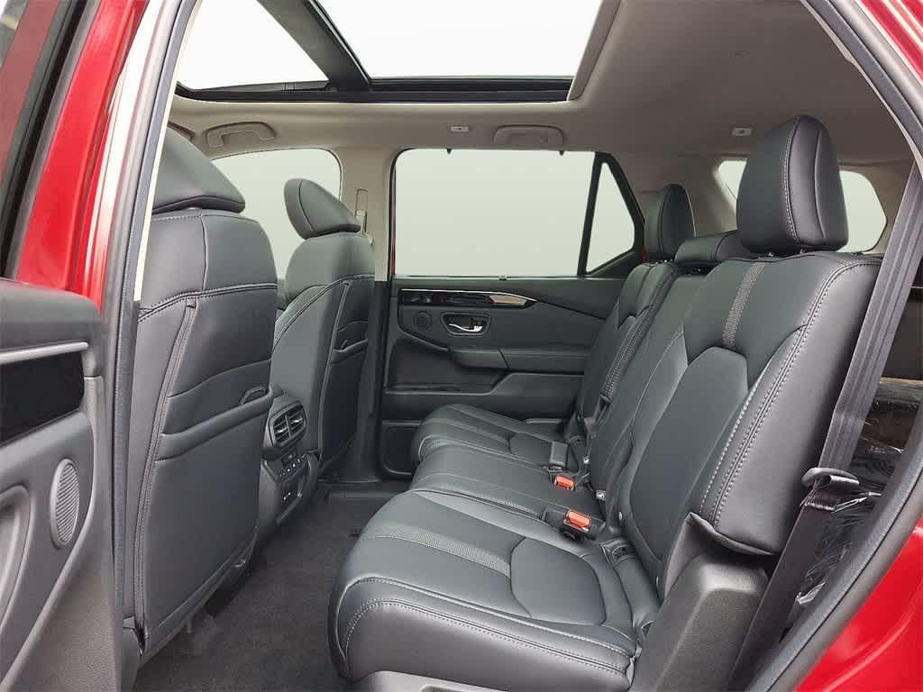 new 2025 Honda Pilot car, priced at $52,180