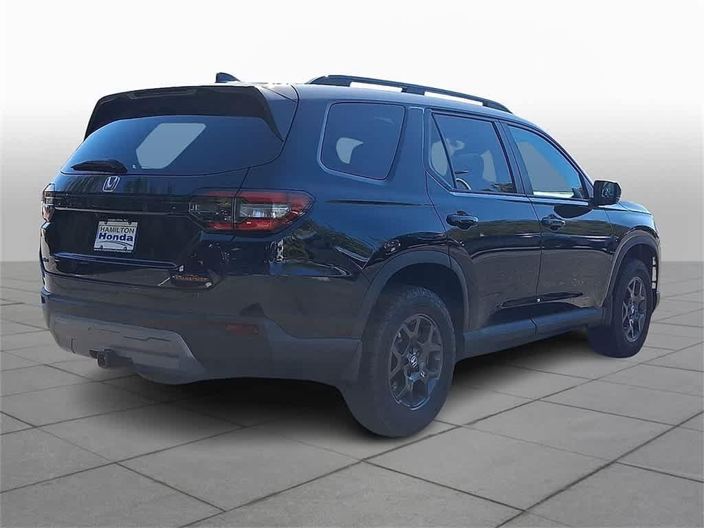 new 2025 Honda Pilot car, priced at $51,375