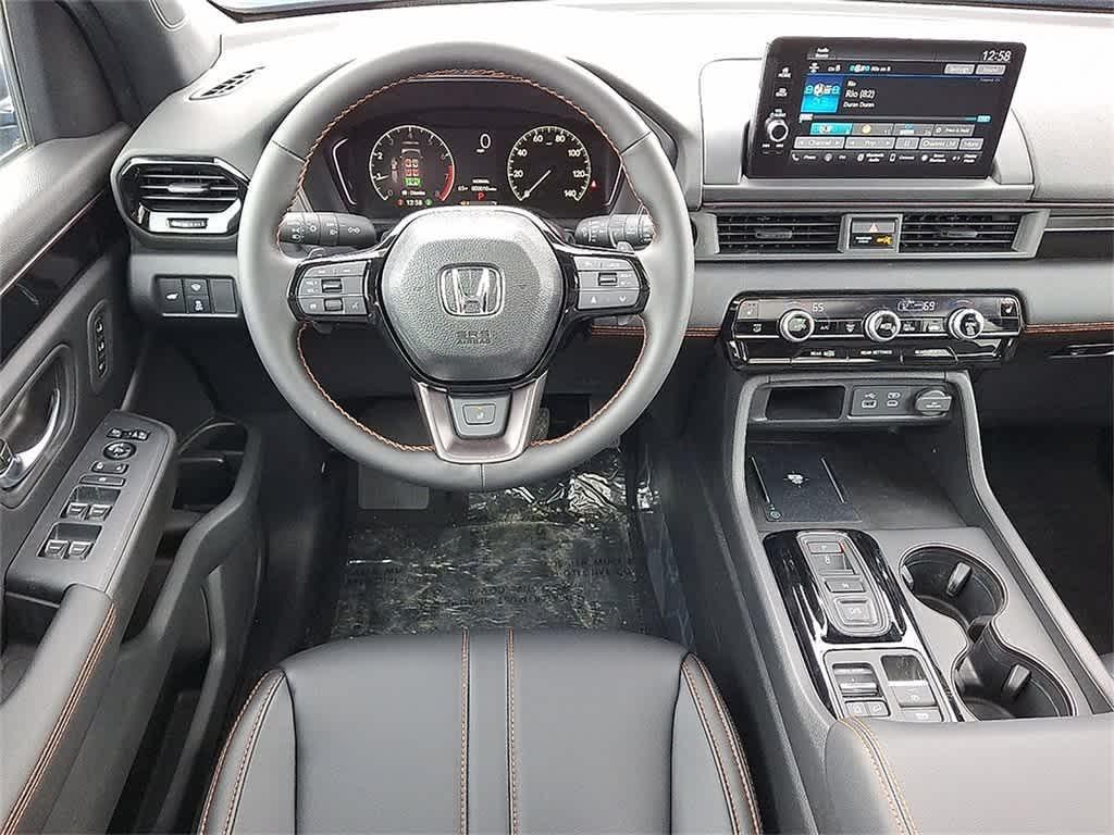 new 2025 Honda Pilot car, priced at $51,375