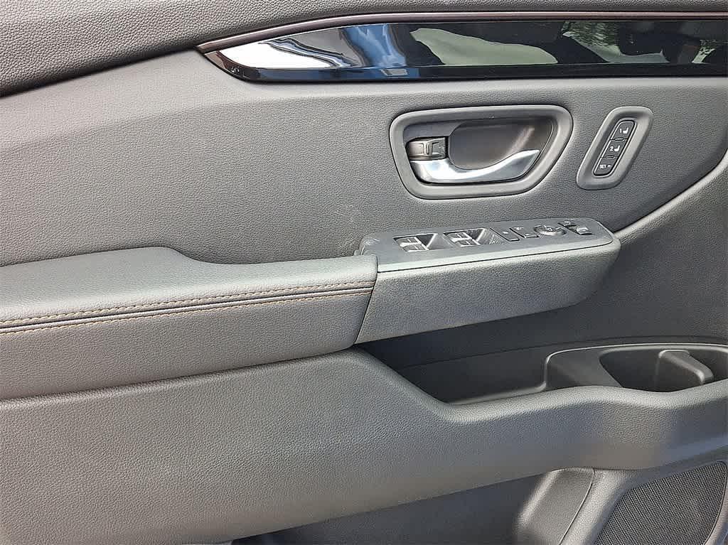 new 2025 Honda Pilot car, priced at $49,350