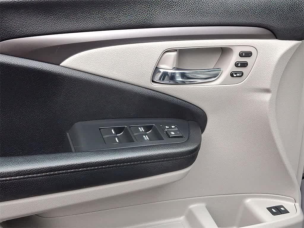 used 2022 Honda Pilot car, priced at $27,299