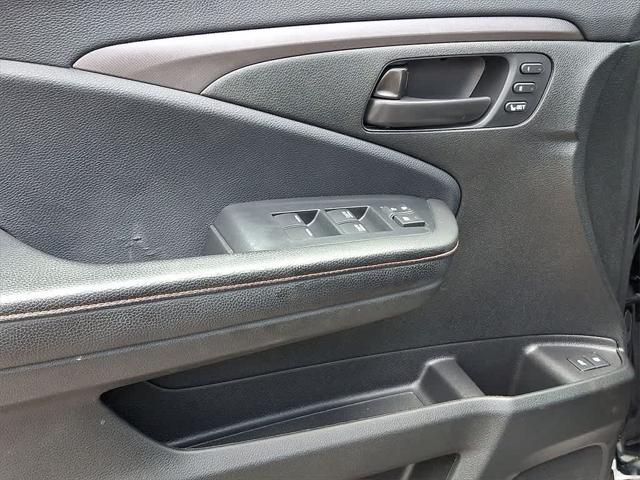 used 2022 Honda Pilot car, priced at $33,498