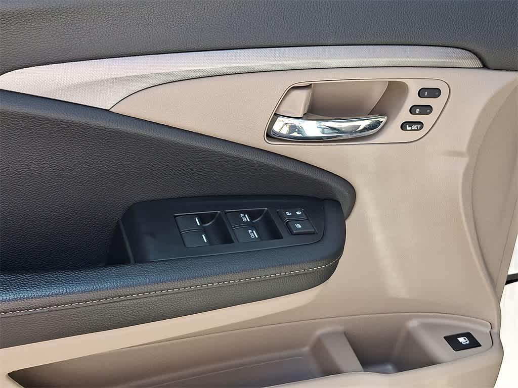 used 2023 Honda Ridgeline car, priced at $34,226
