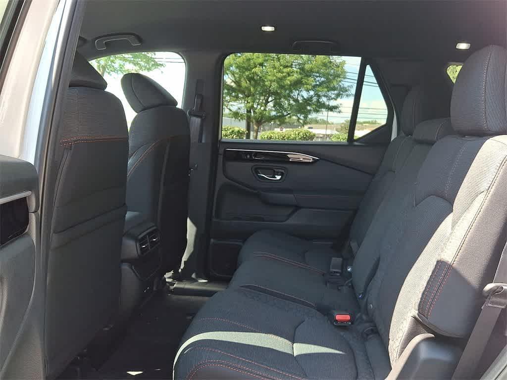 new 2025 Honda Pilot car, priced at $44,250
