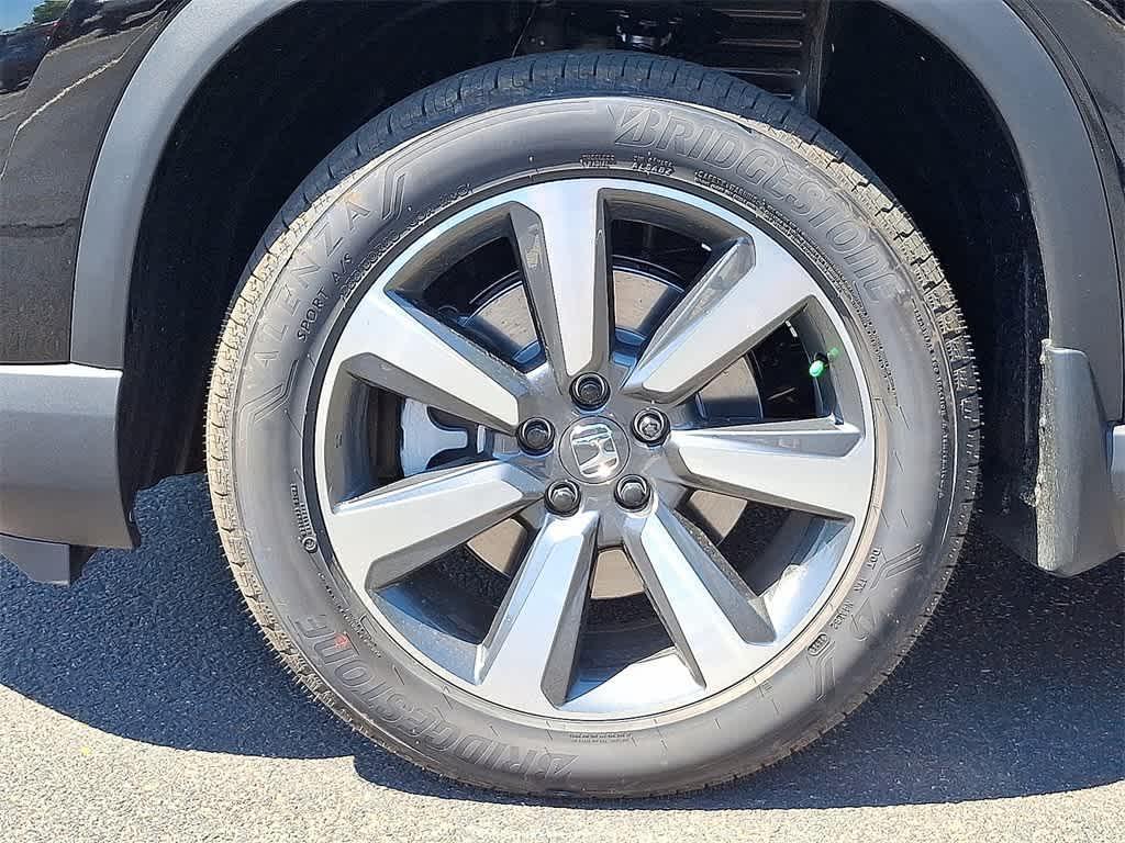 new 2025 Honda Pilot car, priced at $52,575