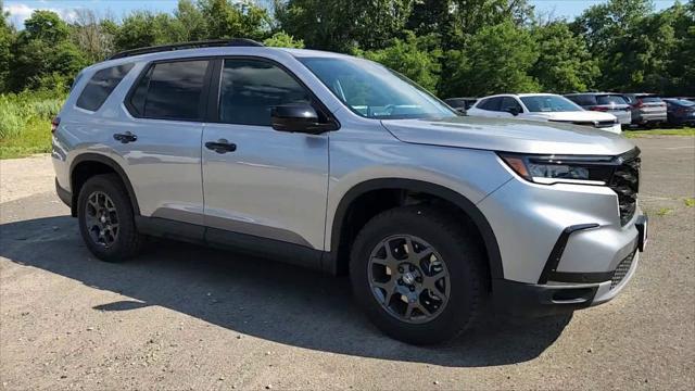 new 2025 Honda Pilot car, priced at $50,975