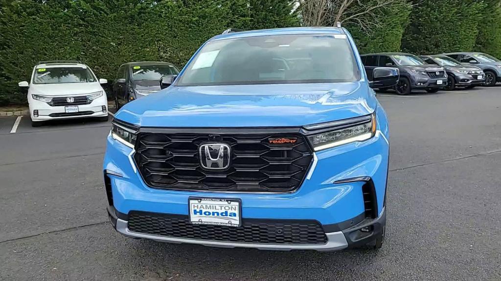 new 2025 Honda Pilot car, priced at $50,950