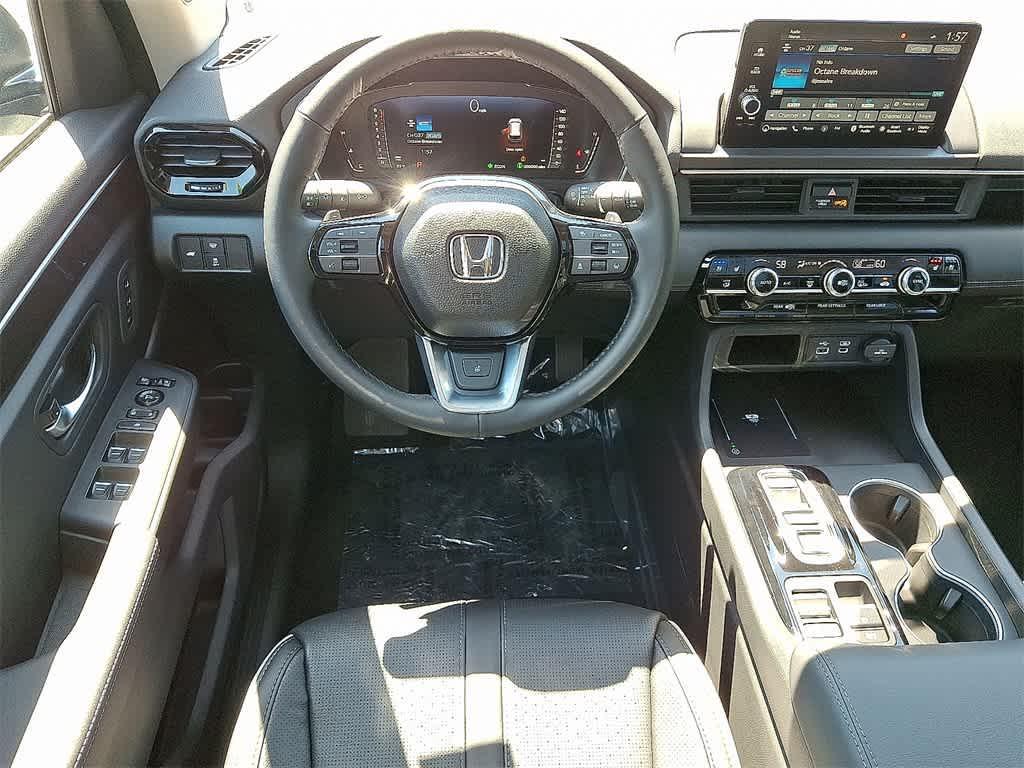 new 2025 Honda Pilot car, priced at $54,575