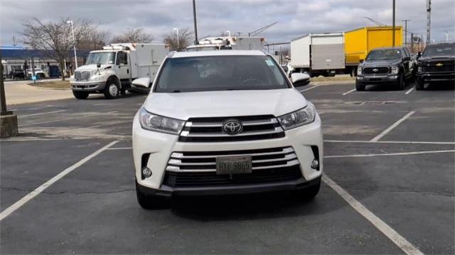 used 2018 Toyota Highlander car, priced at $25,981