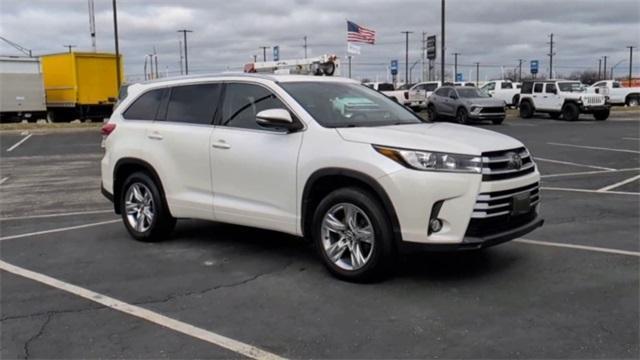 used 2018 Toyota Highlander car, priced at $25,981